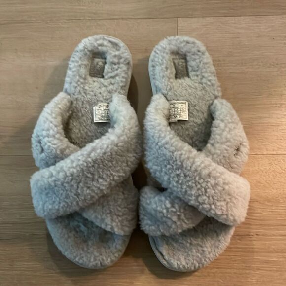 UGG Fuzzette Cross Strap Slipper Slides size 10 - Picture 1 of 4